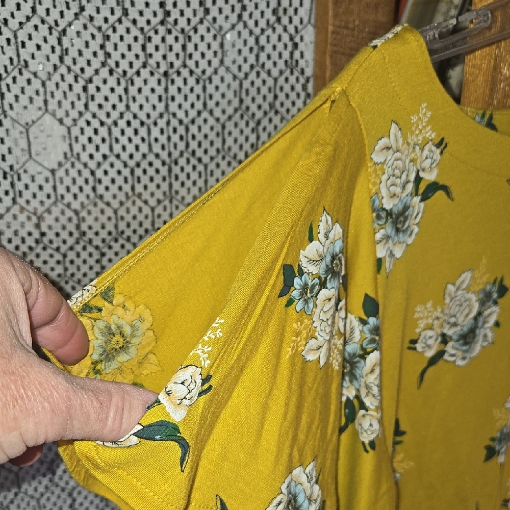 Floral Yellow Women's Top with Open Shoulders Size Small-Loft-FC - Picture 4 of 5
